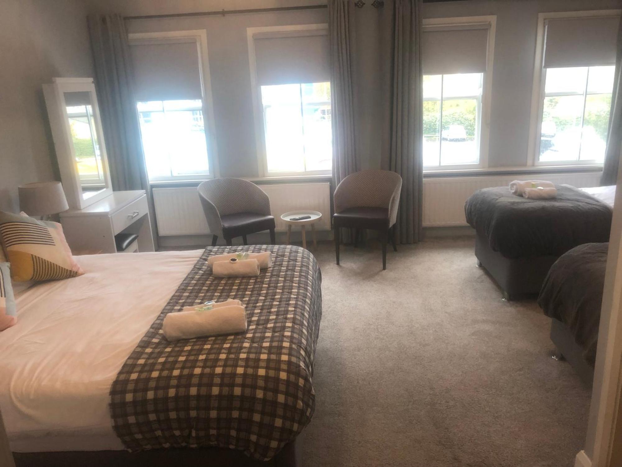 The Bowers Bar & Restaurant Hotell Ballinrobe Exteriör bild