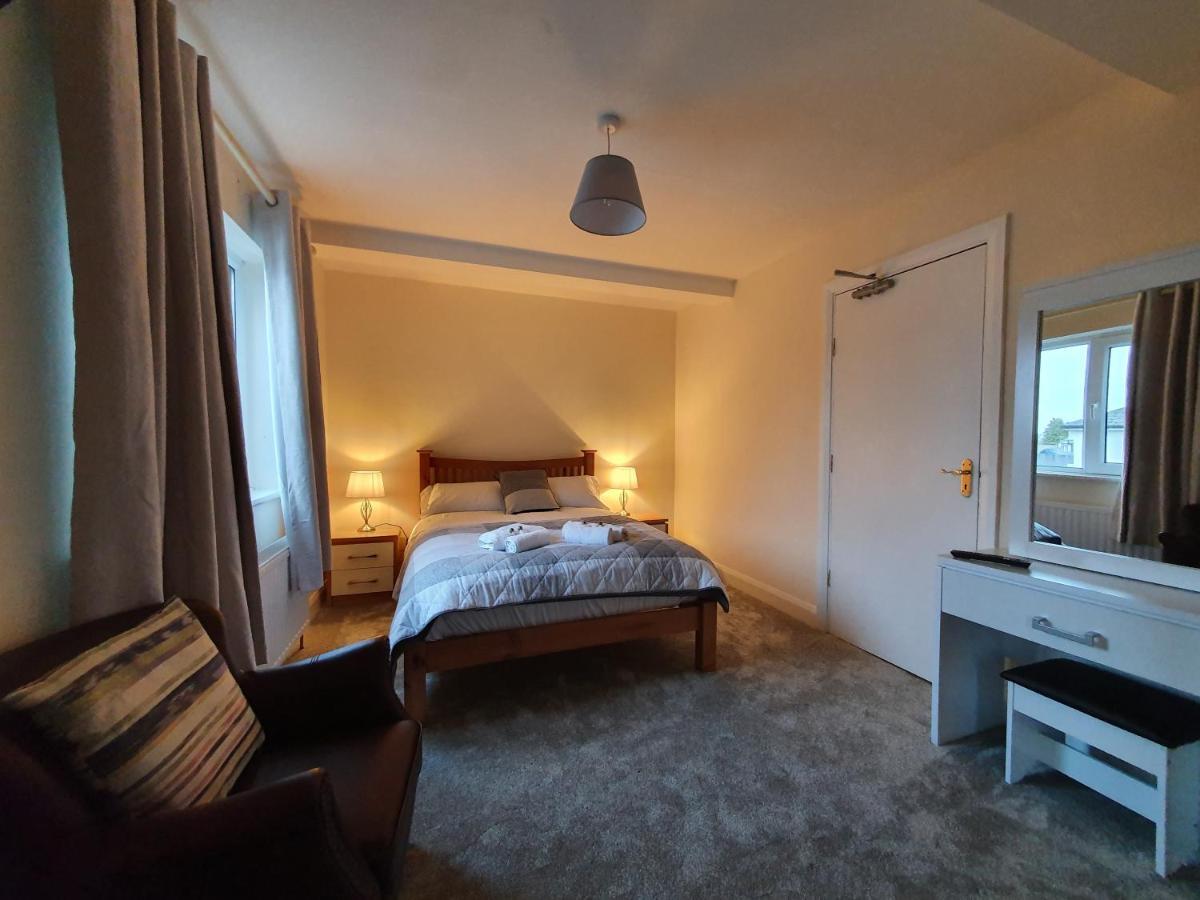 The Bowers Bar & Restaurant Hotell Ballinrobe Exteriör bild