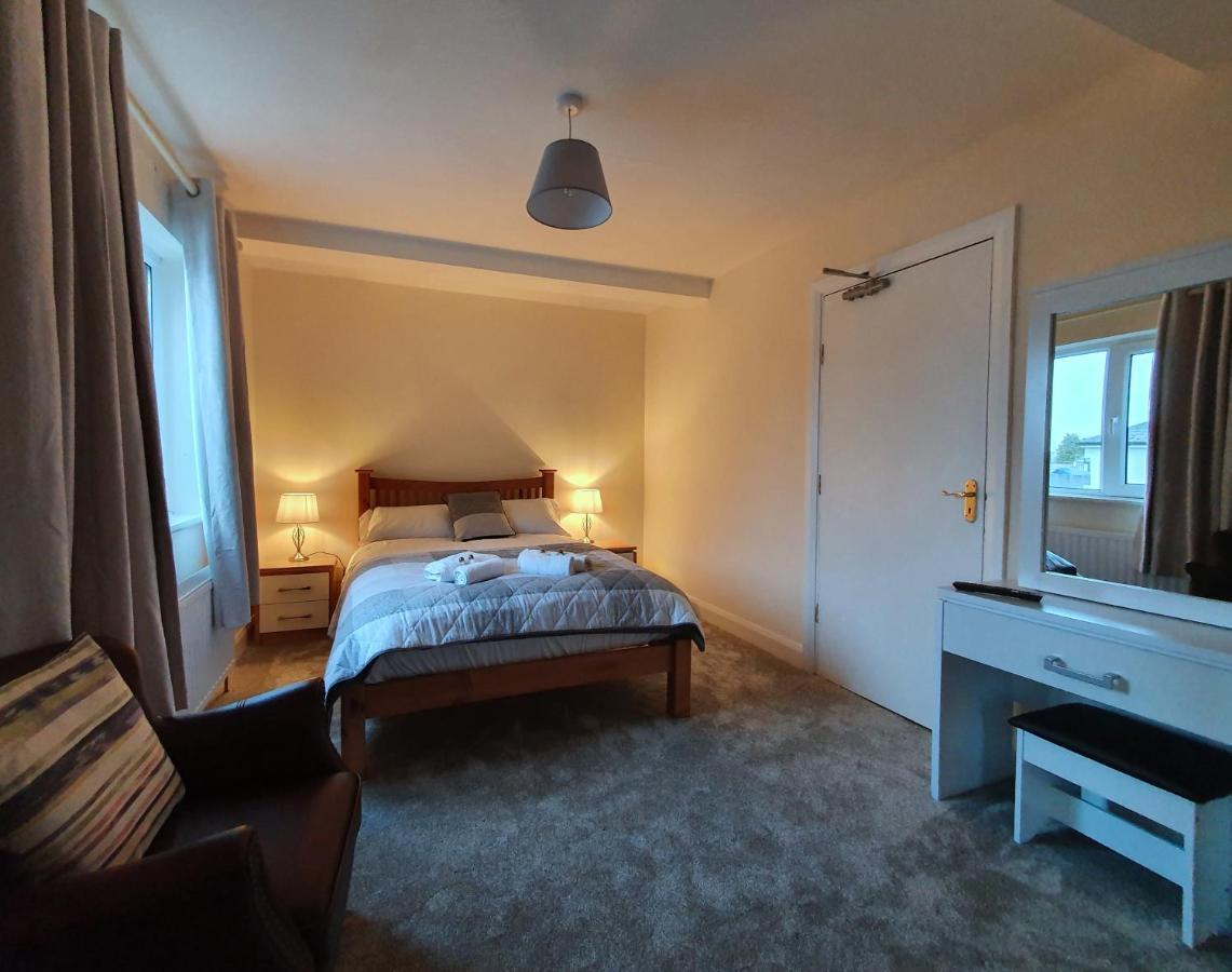 The Bowers Bar & Restaurant Hotell Ballinrobe Exteriör bild